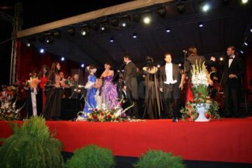 Regal de operă în aer liber, în prezența a 4.000 de spectatori