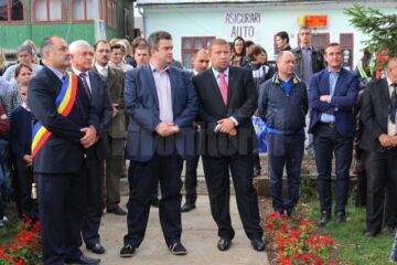 Președintele Consiliului Județean Suceava, Cătălin Nechifor, a participat luni la deschiderea anului școlar de la Liceul Tehnologic „Ion Nistor” din orașul Vicovu de Sus