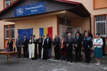 Festivitatea de deschidere a anului școlar a fost marcată de vizita oficialităților locale și județene