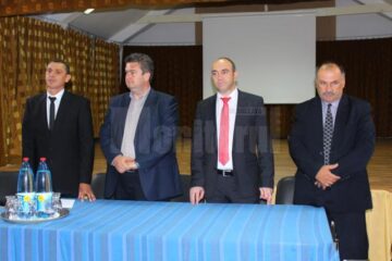 Cătălin Nechifor a participat, în cursul zilei de ieri, la deschiderea anului școlar de la Liceul Tehnologic „Ion Nistor” din orașul Vicovu de Sus