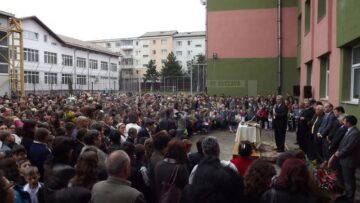 Primarul Ion Lungu, prezent pentru al 10-lea an consecutiv la deschiderea anului școlar la Școala Nr. 11, cea mai mare din Suceava