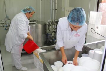 Deschiderea anului școlar de la Liceul Tehnologic „Ion Nistor” din orașul Vicovu de Sus