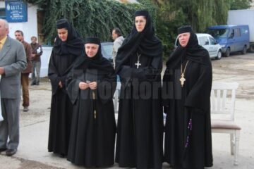 Sfințirea Bisericii militare din Suceava, în prezența a sute de credincioși