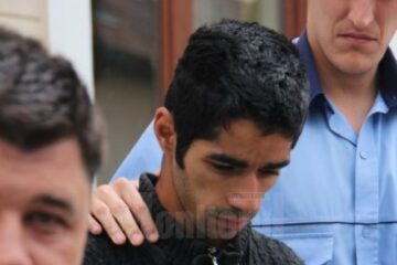 Boby Ionuț Lăcătuș, tânărul care și-a înjunghiat soția în gara Vatra Dornei, a fost trimis în judecată pentru tentativă de omor calificat