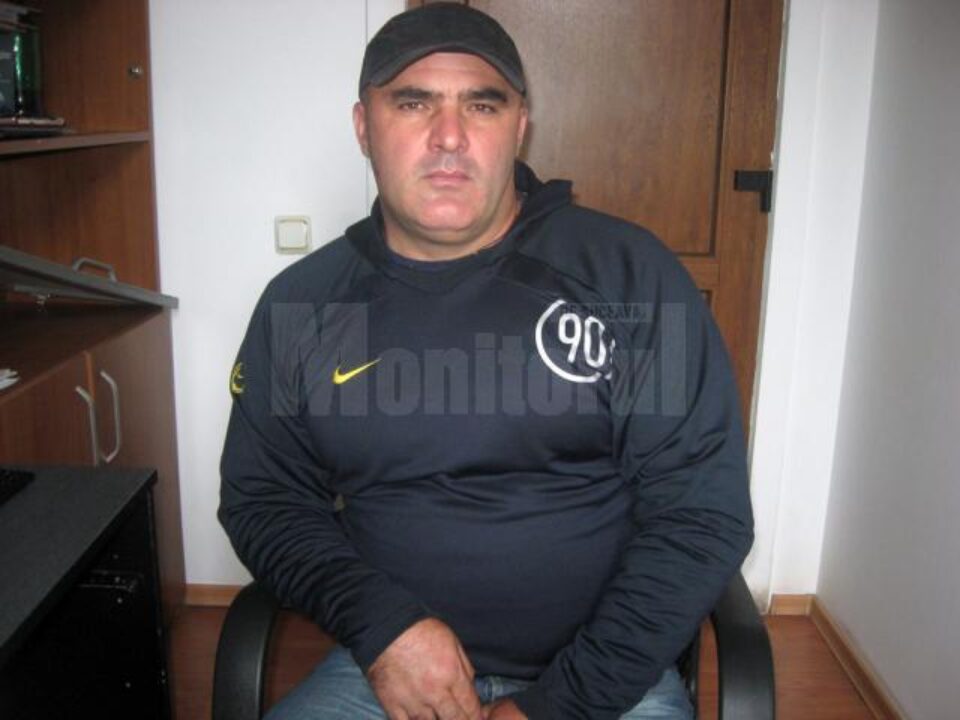 Vasile Pascal: „Mi s-a distrus mașina, am fost provocat și l-am lovit pe acel tânăr, fiind nevoit să mă apăr” Vasile Pascal: „Mi s-a distrus mașina, am fost provocat și l-am lovit pe acel tânăr, fiind nevoit să mă apăr”