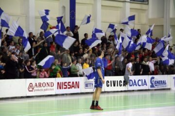 Chiar dacă echipa se află într-un moment critic, spectatorii sunt invitați la meciuri