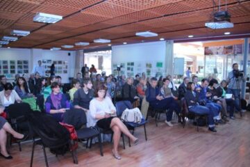 Public numeros la lansarea volumul “Înger și sau Demon” semnat Carmen Agoutin