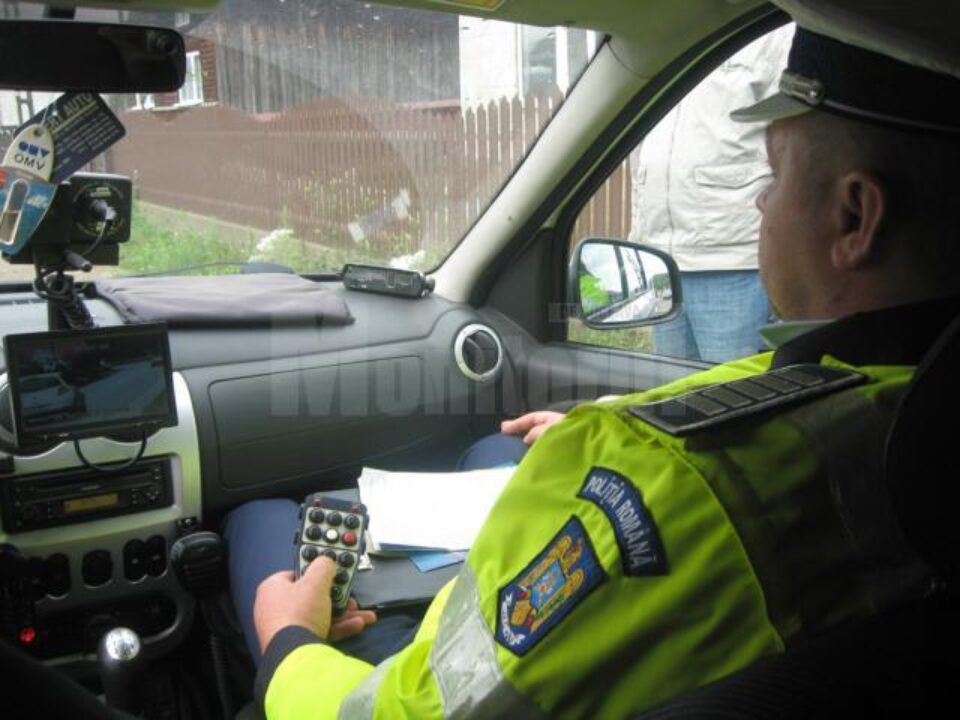 Cea mai mare viteză înregistrată de radar a fost 132 de km/h în localitate, pe DN 2, la Vadu Moldovei Cea mai mare viteză înregistrată de radar a fost 132 de km/h în localitate, pe DN 2, la Vadu Moldovei
