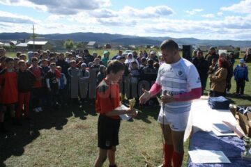La finalul turneului de la Berchișești, tinerii rugbiști au fost premiați de organizatori