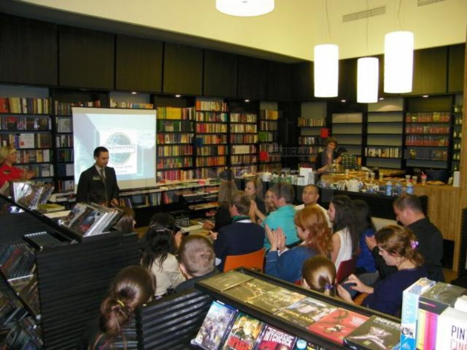 Prima ediție a Toastmasters Suceava „Citește. Vorbește. Inspiră!”, la Librăria Cărturești