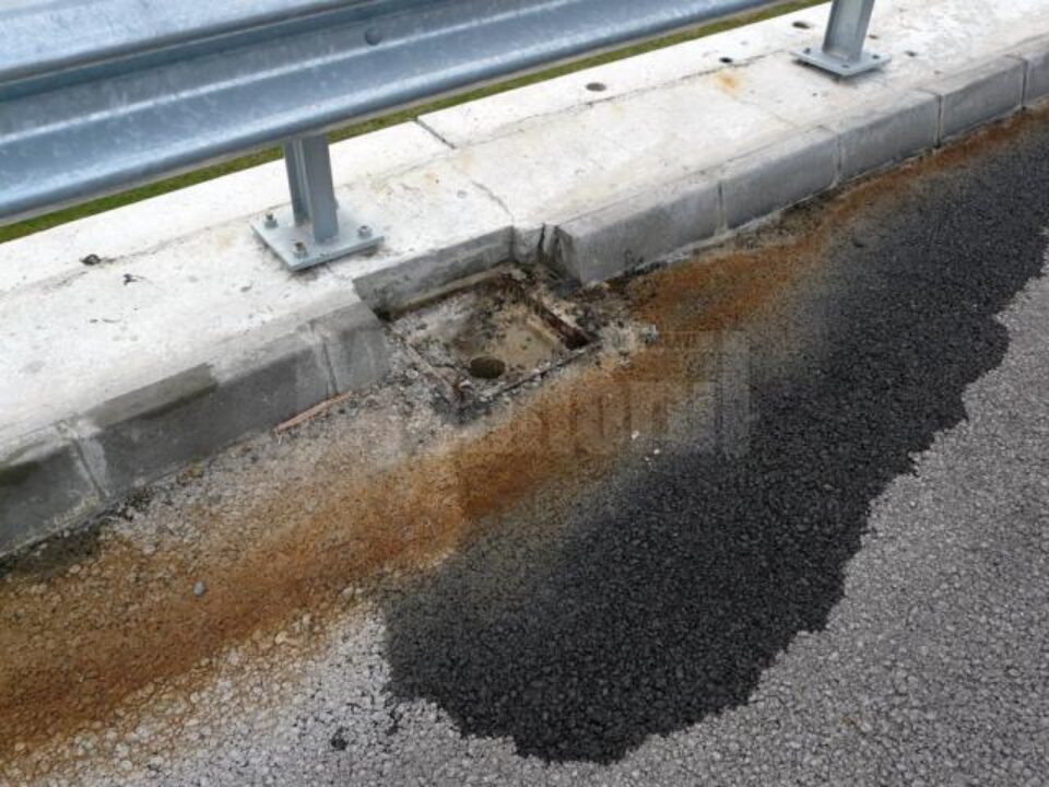 Capacele de canal furate cântăreau în jur de 65 de kilograme