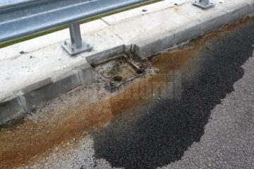 Capacele de canal furate cântăreau în jur de 65 de kilograme
