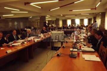 Consilierii locali au dat cu piciorul sumei de 3,7 milioane de lei de la Guvern, dar au blocat si alte proiecte, printr-un vot al orgoliilor