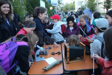 Pasionații de știință și curioșii de toate vârstele au participat vineri la Noaptea Cercetătorilor