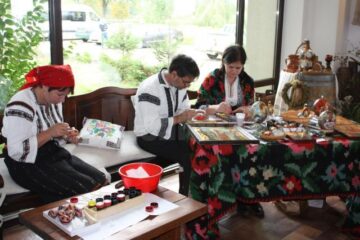 Aproape 30 de ambasadori și soții ale ambasadorilor în România au vizitat Bucovina