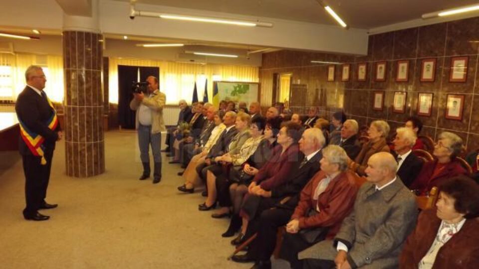 25 de cupluri de aur au fost sărbătorite la sediul Primăriei Suceava