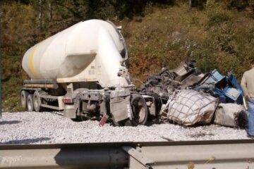 na dintre victimele accidentului între autotrenuri de la Valea Putnei a murit la spital