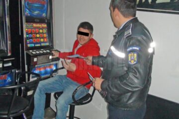 În urma acțiunilor au fost identificați peste 100 elevi care absentau de la cursuri
