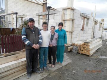 O parte din familia lui Dumitru Păvăloaia