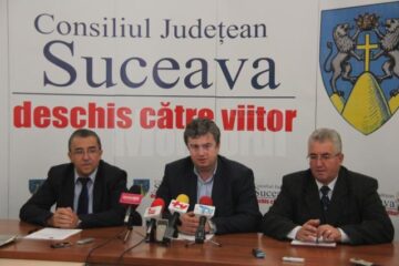 Prefectul Florin Sinescu, președintele Consiliului Județean, Cătălin Nechifor, și primarul Sucevei, Ion Lungu
