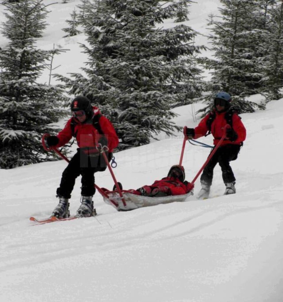 Zăpada căzută pe munte poate da mari bătăi de cap atât turiștilor, cât și salvamontiștilor Zăpada căzută pe munte poate da mari bătăi de cap atât turiștilor, cât și salvamontiștilor