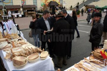 Zeci de producători din județul Suceava participă la Târgul de acasă „Produs în Bucovina”