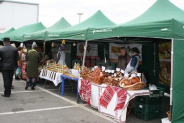 Zeci de producători din județul Suceava participă la Târgul de acasă „Produs în Bucovina”