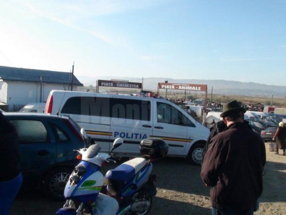 Aproape 20 de polițiști au descins ieri dimineață în piața de la Verești Aproape 20 de polițiști au descins ieri dimineață în piața de la Verești