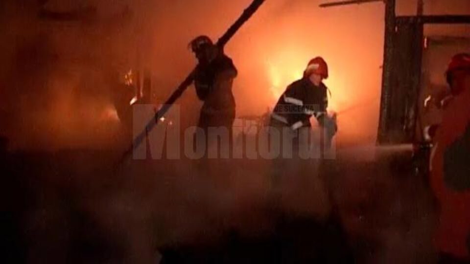 Pompierii au intervenit la patru incendii puternice care s-au înregistrat în mai puțin de 24 de ore Pompierii au intervenit la patru incendii puternice care s-au înregistrat în mai puțin de 24 de ore