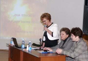 De Ziua Educației, la Fălticeni a avut loc o întâlnire a educatorilor, învățătorilor și profesorilor