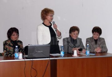 De Ziua Educației, la Fălticeni a avut loc o întâlnire a educatorilor, învățătorilor și profesorilor