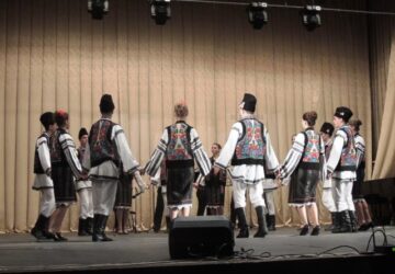 Ansamblul “Plaiurile Dornelor” din Vatra Dornei a deschis Zilele orașului Chișinău