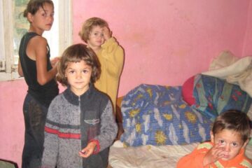 Guvernul analizează mărirea alocației pentru copii, luându-se în calcul ca, prin revizuirea Constituției, mărirea să fie diferențiată, în funcție de venituri