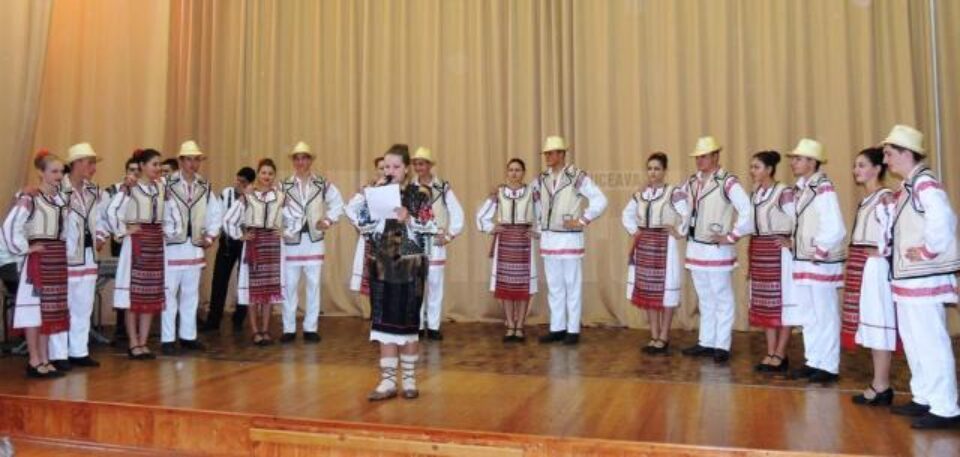 Ansamblul “Plaiurile Dornelor” a deschis Zilele orașului Chișinău