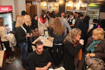 Proiectul „Book Cafe” se adresează în special studenților, dar și sucevenilor dornici să se întâlnească într-un cadru plăcut