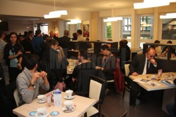Orarul preliminar al cafenelei este 9-17