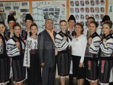 Ansamblul “Plaiurile Dornelor” din Vatra Dornei a deschis Zilele orașului Chișinău