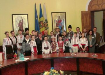Ansamblul “Plaiurile Dornelor” din Vatra Dornei a deschis Zilele orașului Chișinău
