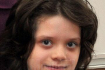 Locul III, 0 - IV, Elena Zettel