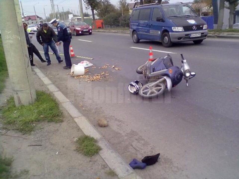 Accidentul s-a petrecut ieri, în jurul orei 13.15, la intrarea în Suceava dinspre Rădăuți, în zona magazinului Selgros Accidentul s-a petrecut ieri, în jurul orei 13.15, la intrarea în Suceava dinspre Rădăuți, în zona magazinului Selgros