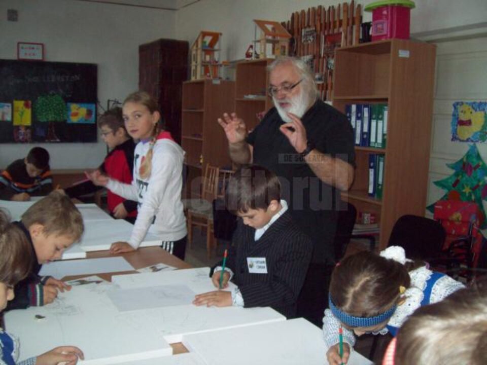 O delegație din Franța susține lecții de pictură pentru copiii din comuna de pe valea Bistriței O delegație din Franța susține lecții de pictură pentru copiii din comuna de pe valea Bistriței