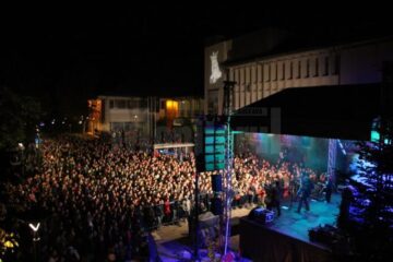 Hardcore moldovenesc, nonconformism și energie, asigurate de Zdob și Zdub, la Universitatea „Ștefan cel Mare”