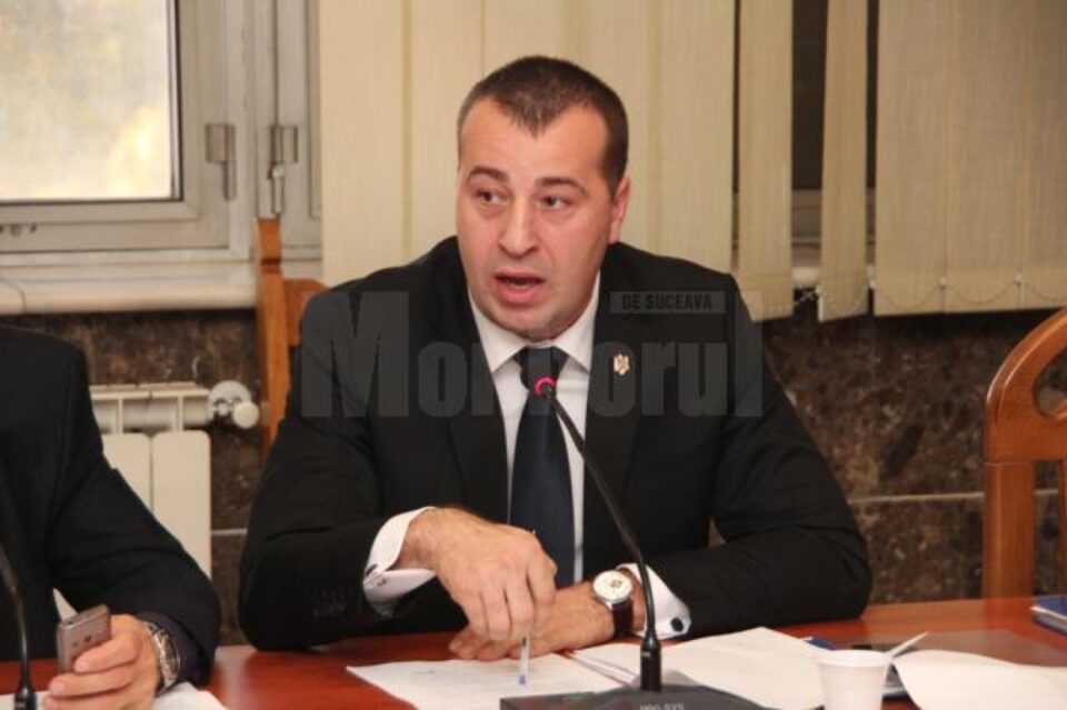 Lucian Harșovschi l-a rugat pe președintele de ședință să nu permită să se transforme această ședință în pupitru de parlamentar