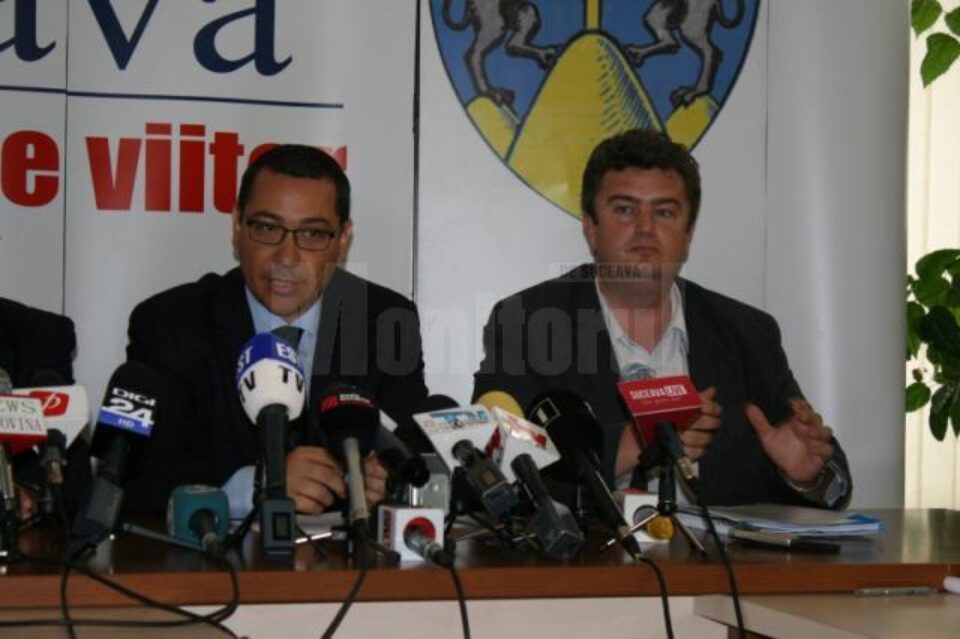 Premierul Victor Ponta și președintele CJ Suceava, Cătălin Nechifor