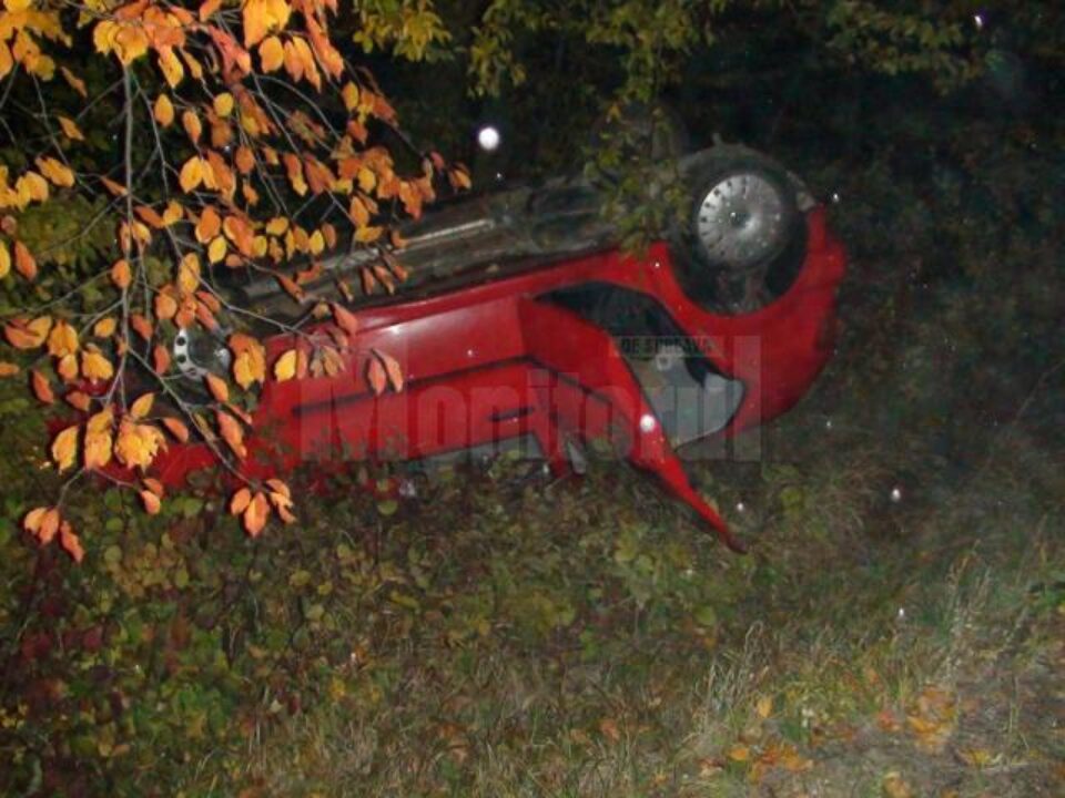 Autoturismul condus de tânărul băut și fără permis s-a răsturnat în pădurea de la marginea DN 29A Autoturismul condus de tânărul băut și fără permis s-a răsturnat în pădurea de la marginea DN 29A
