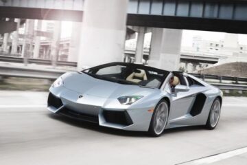 Lamborghini este asaltat de comenzi pentru supercarul Aventador