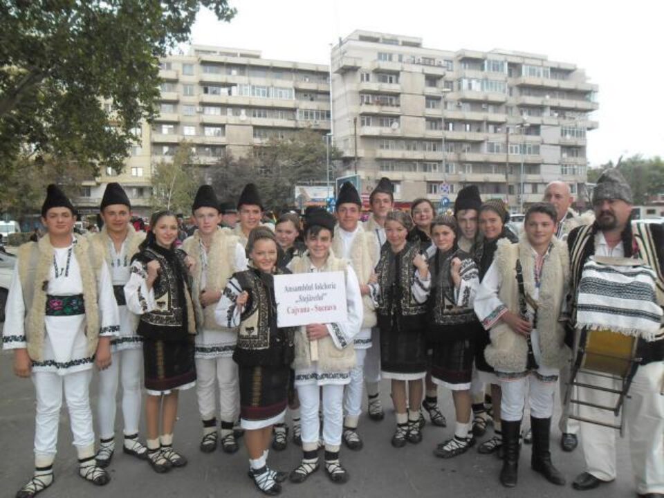 Ansamblul folcloric „Stejărelul” din Cajvana