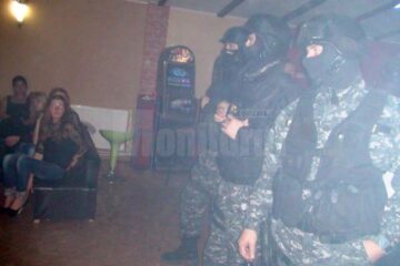 Raziile cu mascați ai politiei s-au desfășurat în 20 de baruri și discoteci