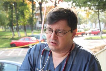 Medicul urgentist Tiberius Brădățan, de la Spitalul Suceava, a făcut ieri front comun cu colegii săi