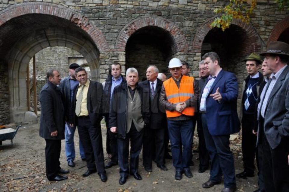 Autoritățile sucevene s-au declarat mulțumite de cum s-a lucrat la modernizarea cetății